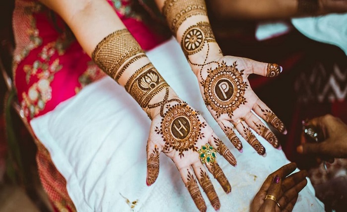 instagram stylish royal front hand mehndi design